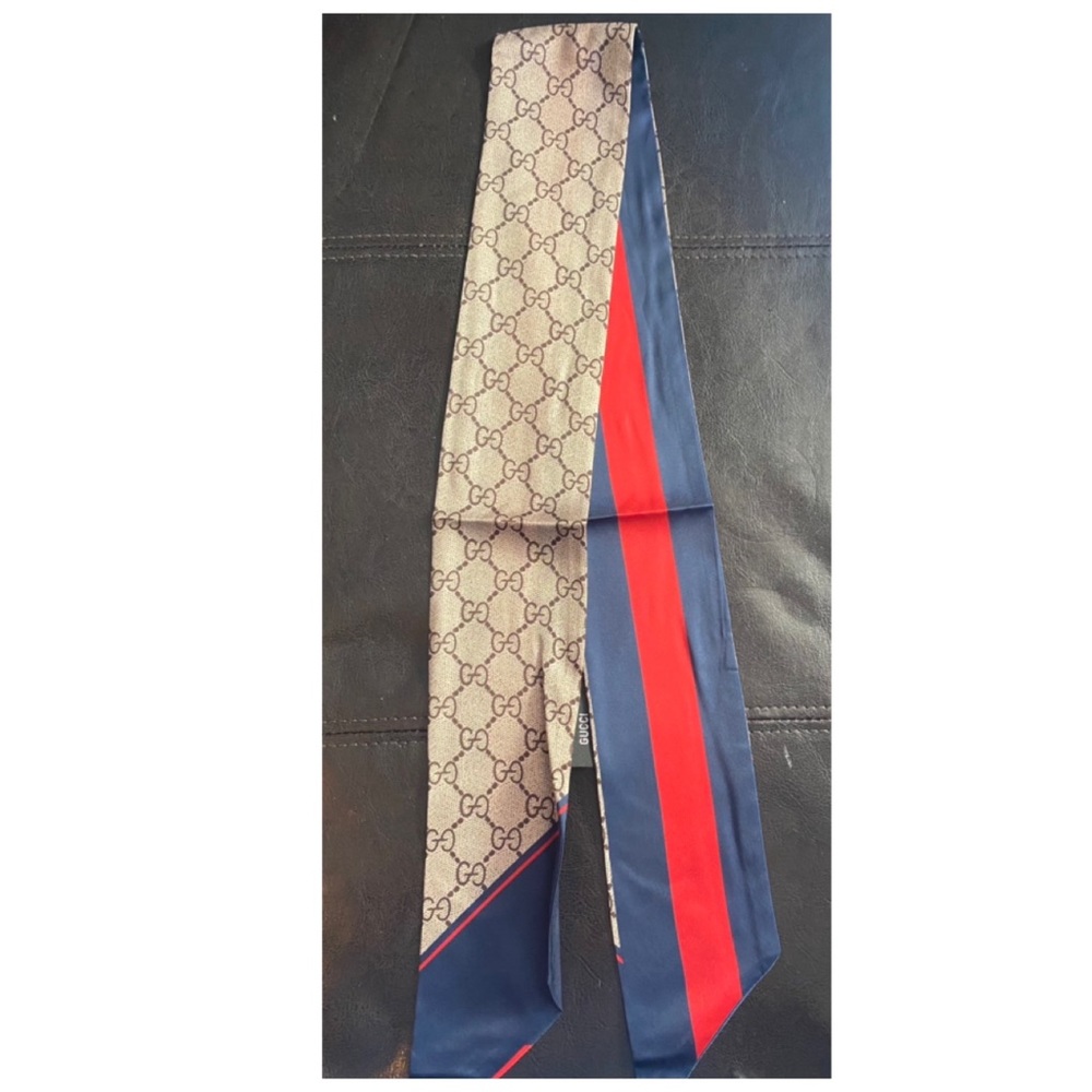 Gucci 100% silk Reversible Twilly Scarf